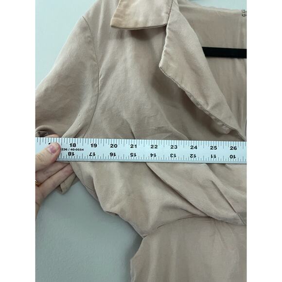 Lelis Vivian Minimalist Neutral Beige Taupe Cut Out Mini Dress Size Small - Picture 10 of 12